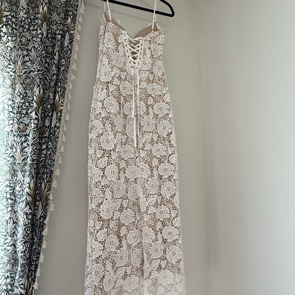 Commense White Lace Midi Dress - Picture 4 of 7